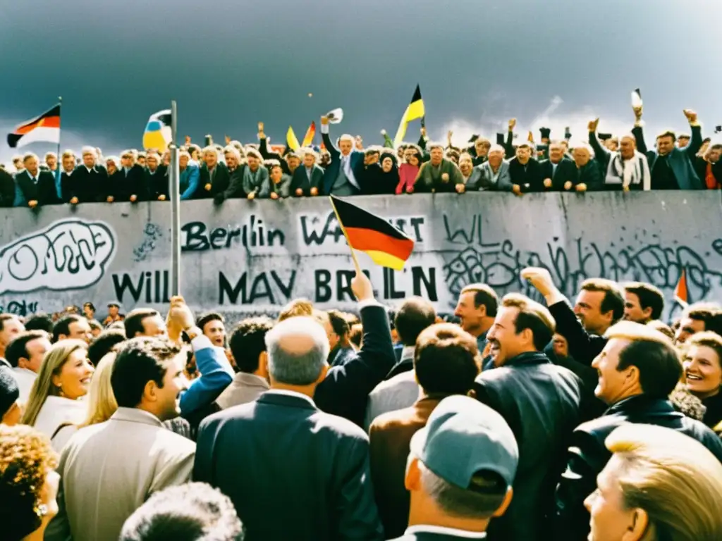 Multitud eufórica derribando el Muro de Berlín, celebrando la unificación de la ciudad